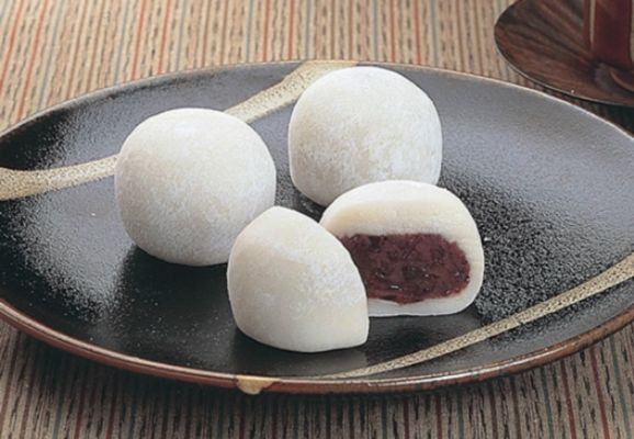 Bánh bao Nhật Bản nhân đậu đen. Ảnh: internet